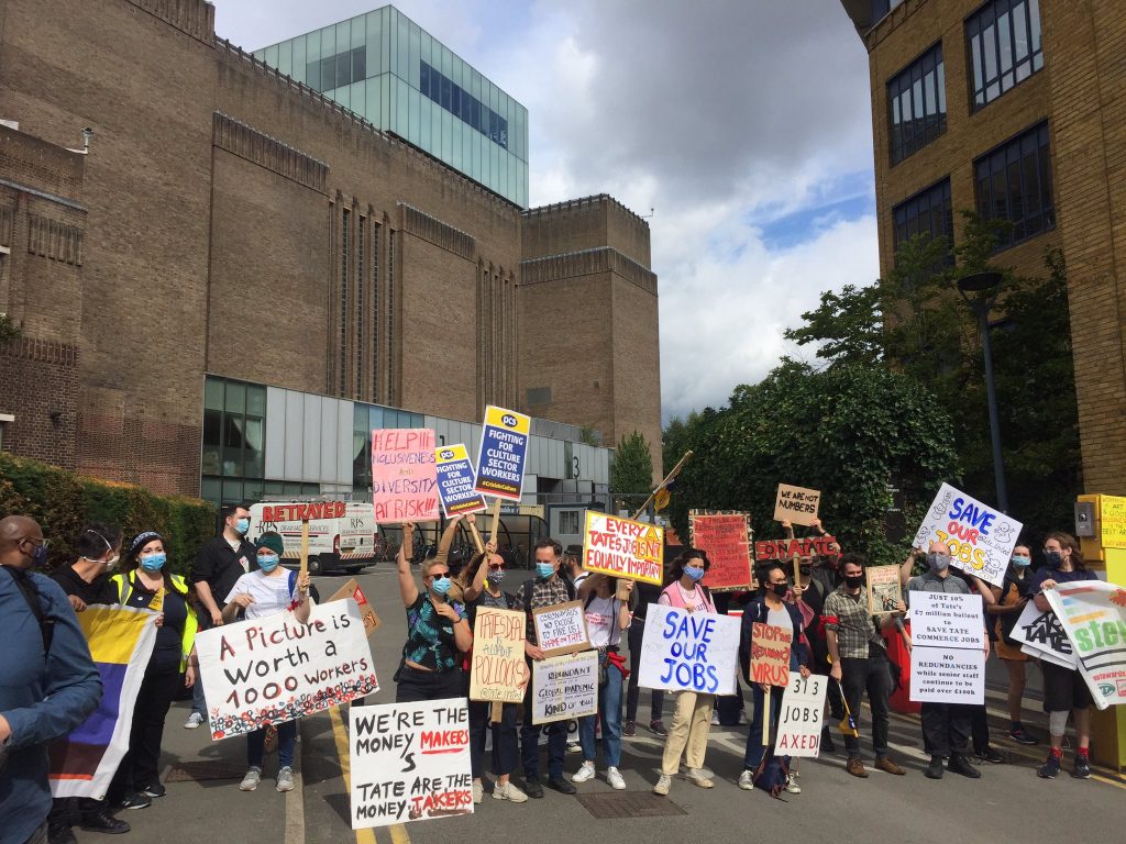 The picket line at Tate Modern on August 18, 2020. Photo courtesy Justice for Workers [Goldsmiths] @CleanersFor on Twitter.
