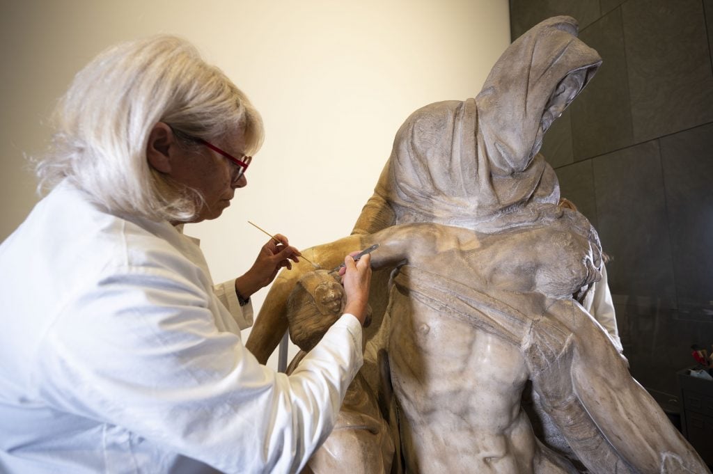 Restoration of Michelangelo's Bandini Pietà at the Museo dell'Opera del Duomo in Florence. Photo by Claudio Giovannini/CGE, courtesy of the Opera di Santa Maria del Fiore.