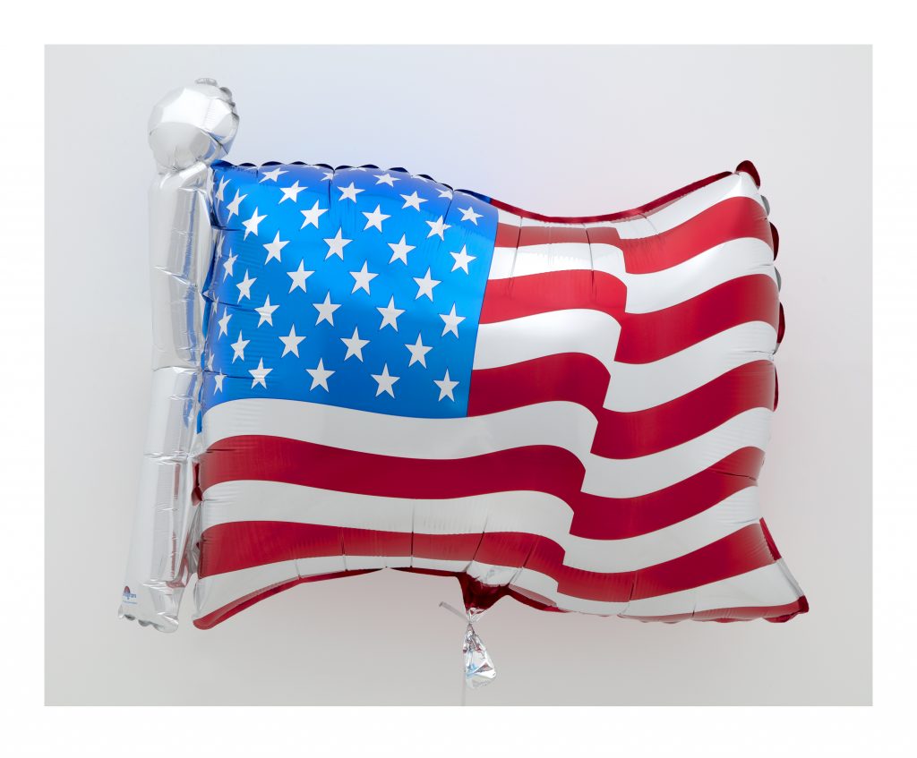 Jeff Koons, Flag (2020). Photo courtesy the artist and David Zwirner, ©Jeff Koons.