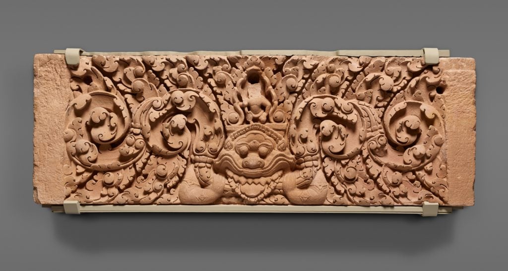 A Lintel from the Khao Lon temple in Thailand, 975-1025. © The Asian Art Museum.
