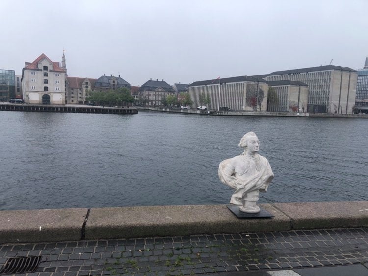 Photo of plaster cast of Frederick V. on the harbour. Courtesy Katrine Dirckink-Holmfeld.
