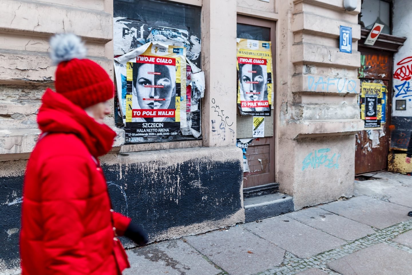 Barbara Kruger, Your Body is a Battleground (1989/1991) as seen on the streets of Szczecin, Poland. Photo by Andrzej Golc, courtesy of the artist, Sprüth Magers, Berlin, and the TRAFO Center for Contemporary Art, Szczecin. From the collection of the Ujazdowski Castle Center for Contemporary Art, Warsaw.