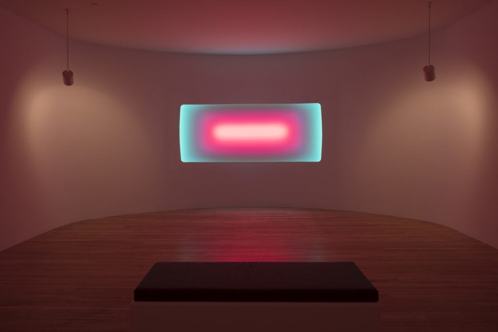 James Turrell, <i>Dissolve (Curved Wide Glass),</i> (2017). Collection of Hudson C. Lee. © James Turrell, Photo by Florian Holzherr. Courtesy of MASS MoCA. 