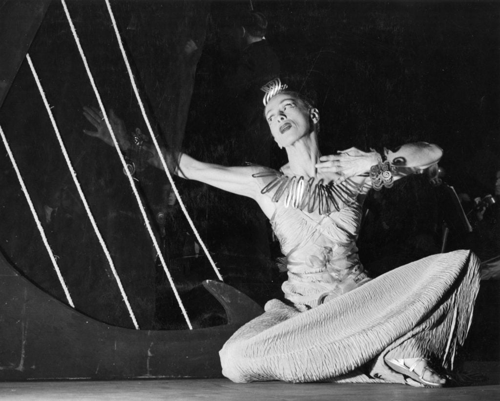 Martha Graham performing Judith at Columbia Auditorium with Louisville Orchestra, Kentucky, 4–5 January 1950. Photograph: Lin Caulfield. © 2021 Calder Foundation, New York / Artists Rights Society (ARS), New York.