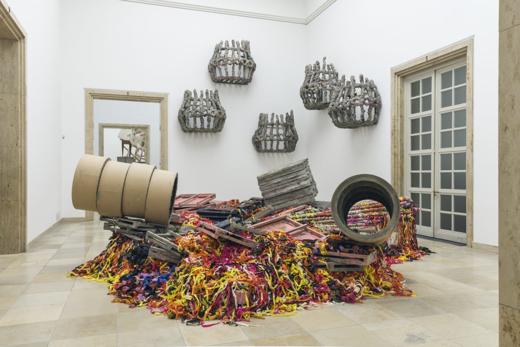 Installation view of "frontier" by Phyllida Barlow at Haus der Kunst, 2021. Photo: Maximilian Geuter.