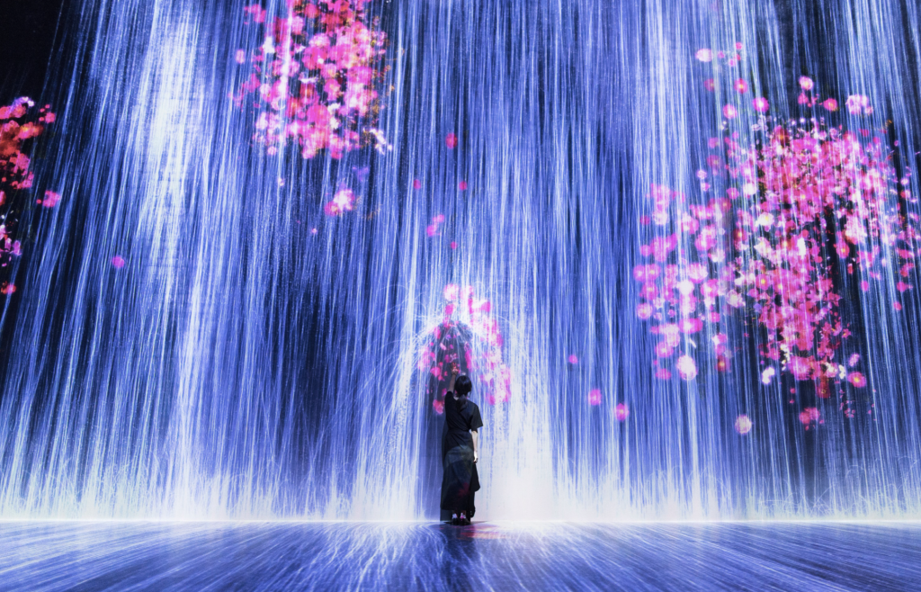 teamLab, Universe of Water Particles, Transcending Boundaries, 2017. © teamLab, courtesy Pace Gallery