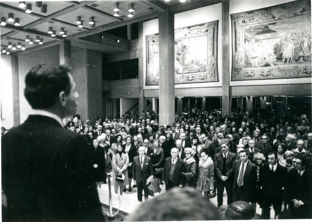 A picture from the opening of the Tel Aviv Museum of Art's current building in 1971. The two 17th-century Flemish tapestries can be seen hanging in the background.