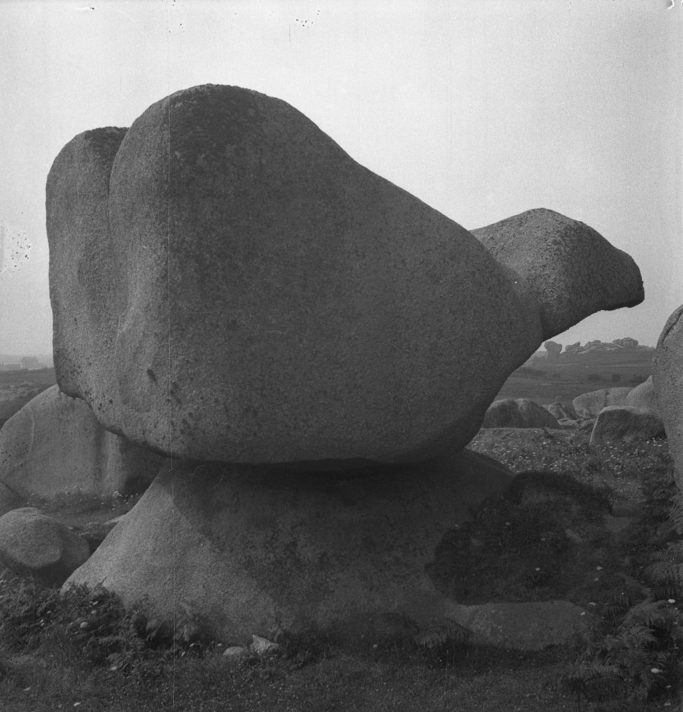 Eileen Agar's photograph of "Bum and thumb rock" in Ploumanac’h (1936). © Tate Images.