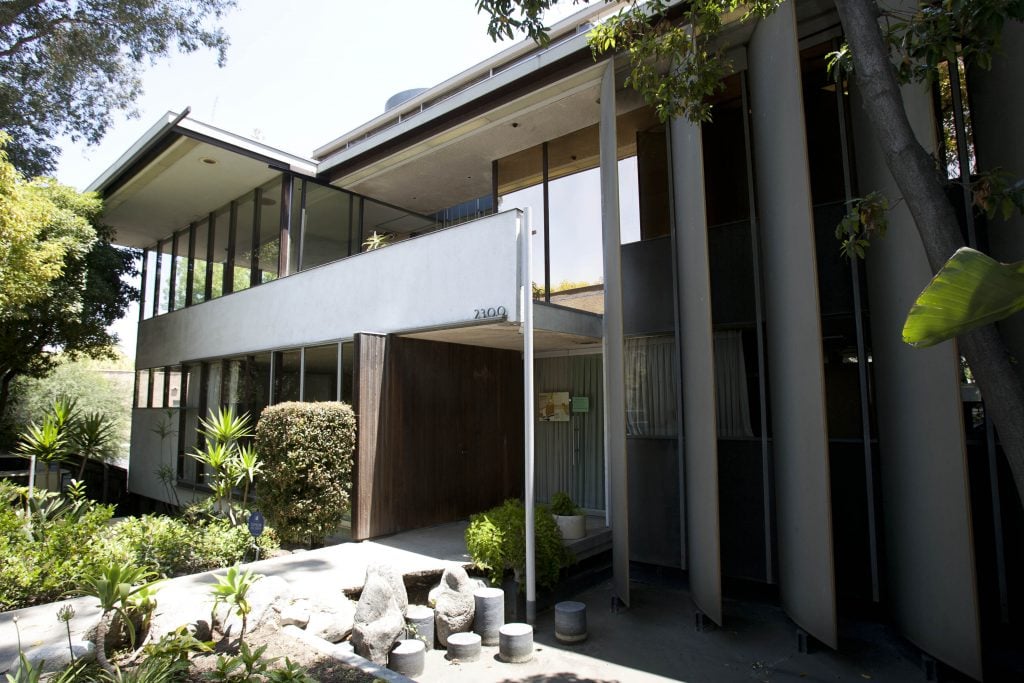 The Richard Neutra VDL II house, a modernist masterpiece, is the type of house Frieze was going to have galleries post up at. That is not happening anymore. Photo by Ann Johansson/Corbis via Getty Images.