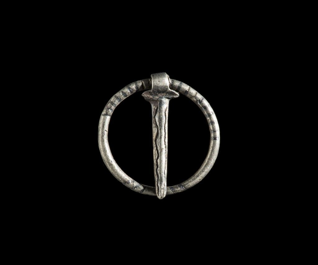 Medieval silver annular brooch from Montgomery. © Amgueddfa Cymru–National Museum Wales.