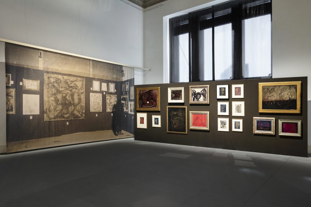 Yayoi Kusama: A Retrospective, Installation view, 2021, Gropius Bau Photo: Luca Girardini