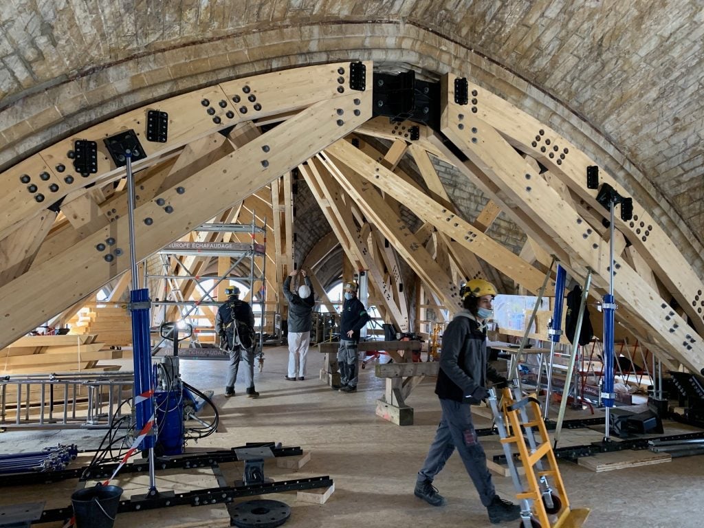 Interior braces supporting the vaults at Notre Dame Cathedral in Paris during restoration work. Photo courtesy of Etablissement Public pour la restauration de Notre-Dame de Paris.