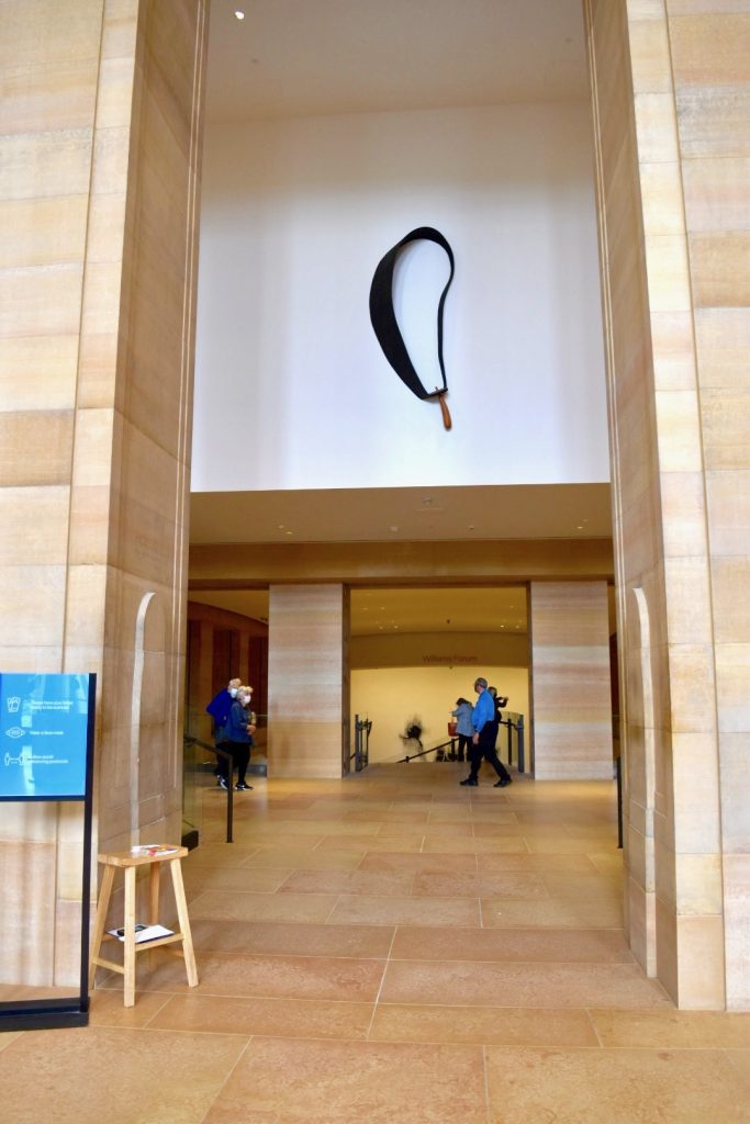 Entrance hall to the museum, featuring Martin Puryear, Generation (1988). Photo by Ben Davis.