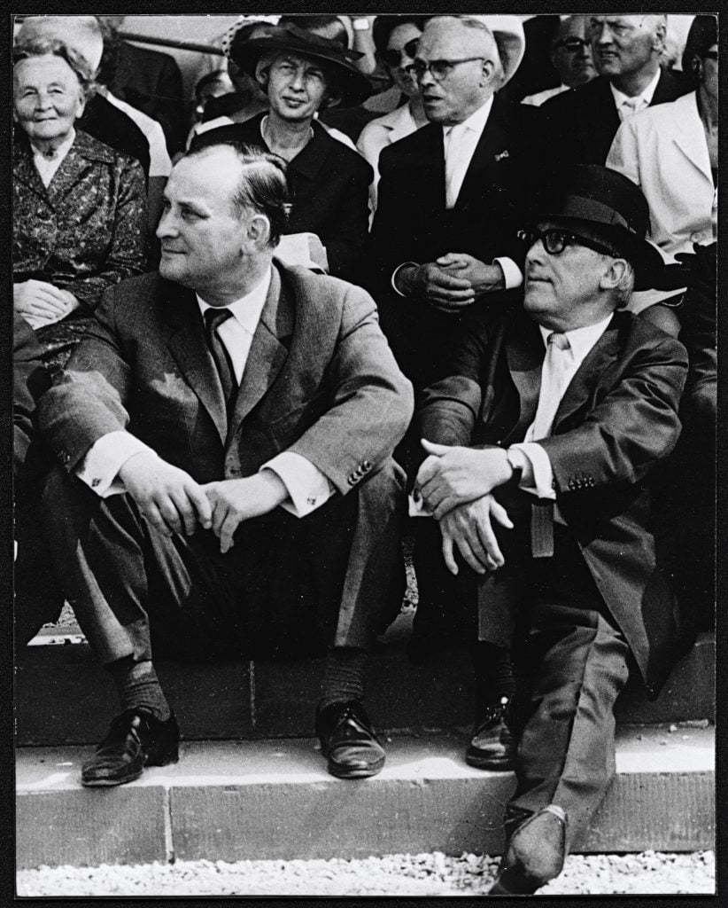 Co-founders of documenta Werner Haftmann (left) and Arnold Bode at the opening ceremony of documenta 3, 1964. documenta archiv © Wolfgang Haut, Frankfurter Allgemeine Zeitung