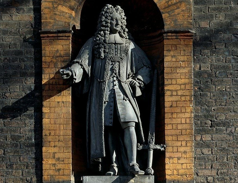 A statue of slave trader Robert Geffrye is displayed above the main entrance to the Museum of the Home in London. Photo courtesy of the Museum of the Home.