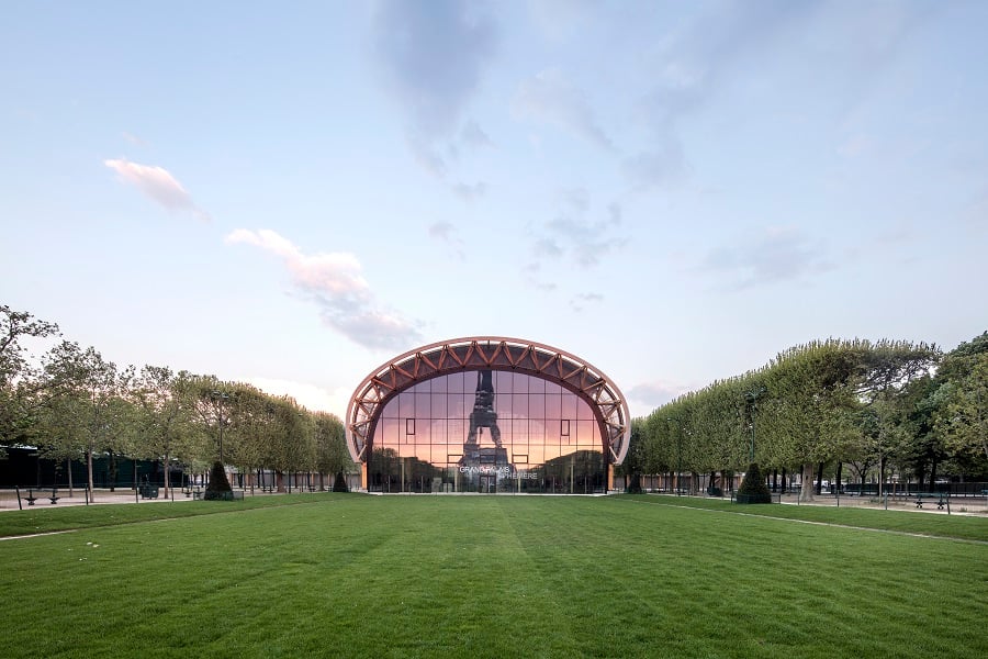 Le Grand Palais Éphémère, Champs de mars, Paris. Wilmotte & associés architectes. Photo ©Patrick Tourneboeuf/RMN_GP/Tendance Floue.