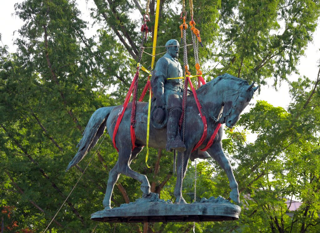 The Infamous Charlottesville Statue of Robert E. Lee, Where Neo-Nazis  Rallied Violently in 2017, Has Been Removed From View
