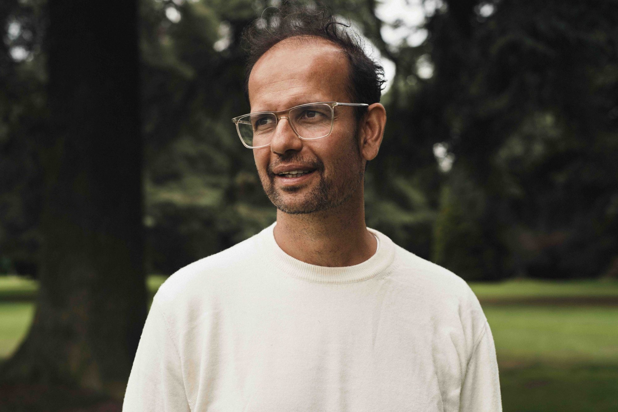 Tino Sehgal in the grounds at Blenheim. Photo by Edd Horder Courtesy of Blenheim Art Foundation.