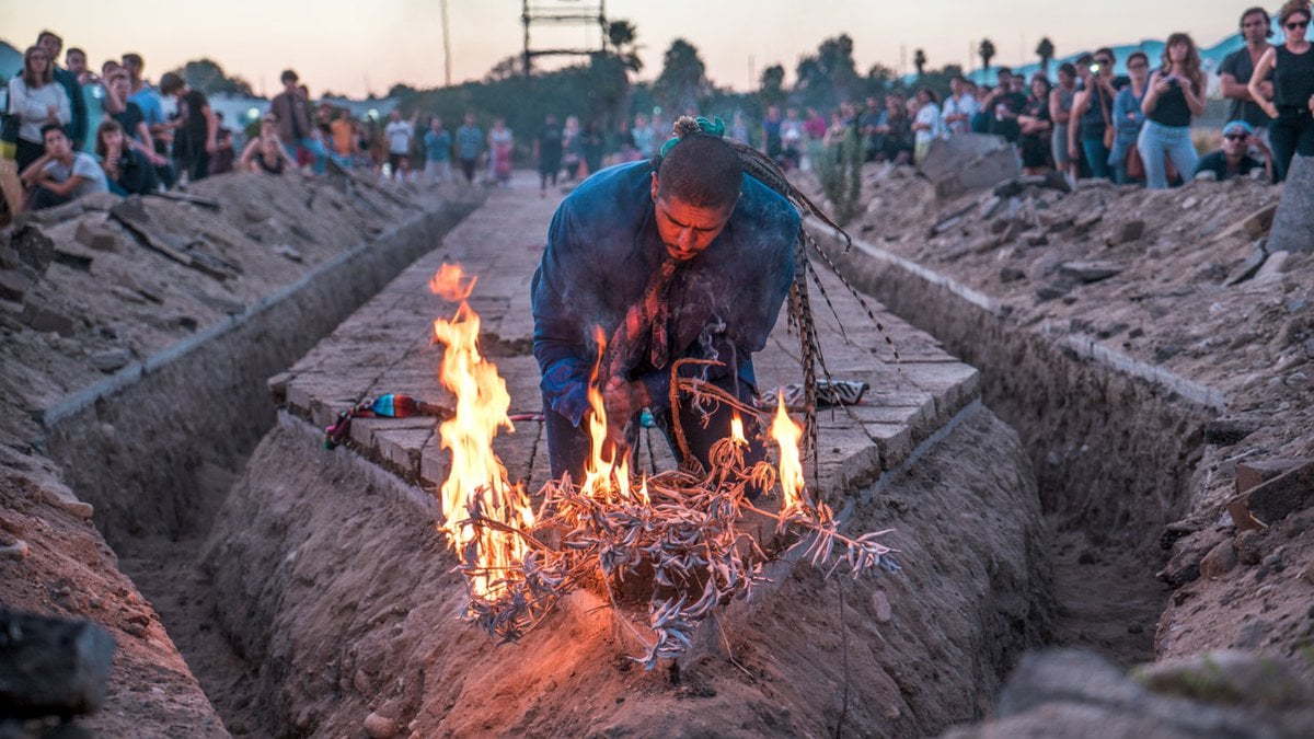 rafa esparza, building: a simulacrum of power (2014) performance at Clockshop, Los Angeles. Photo: Dylan Schwartz.