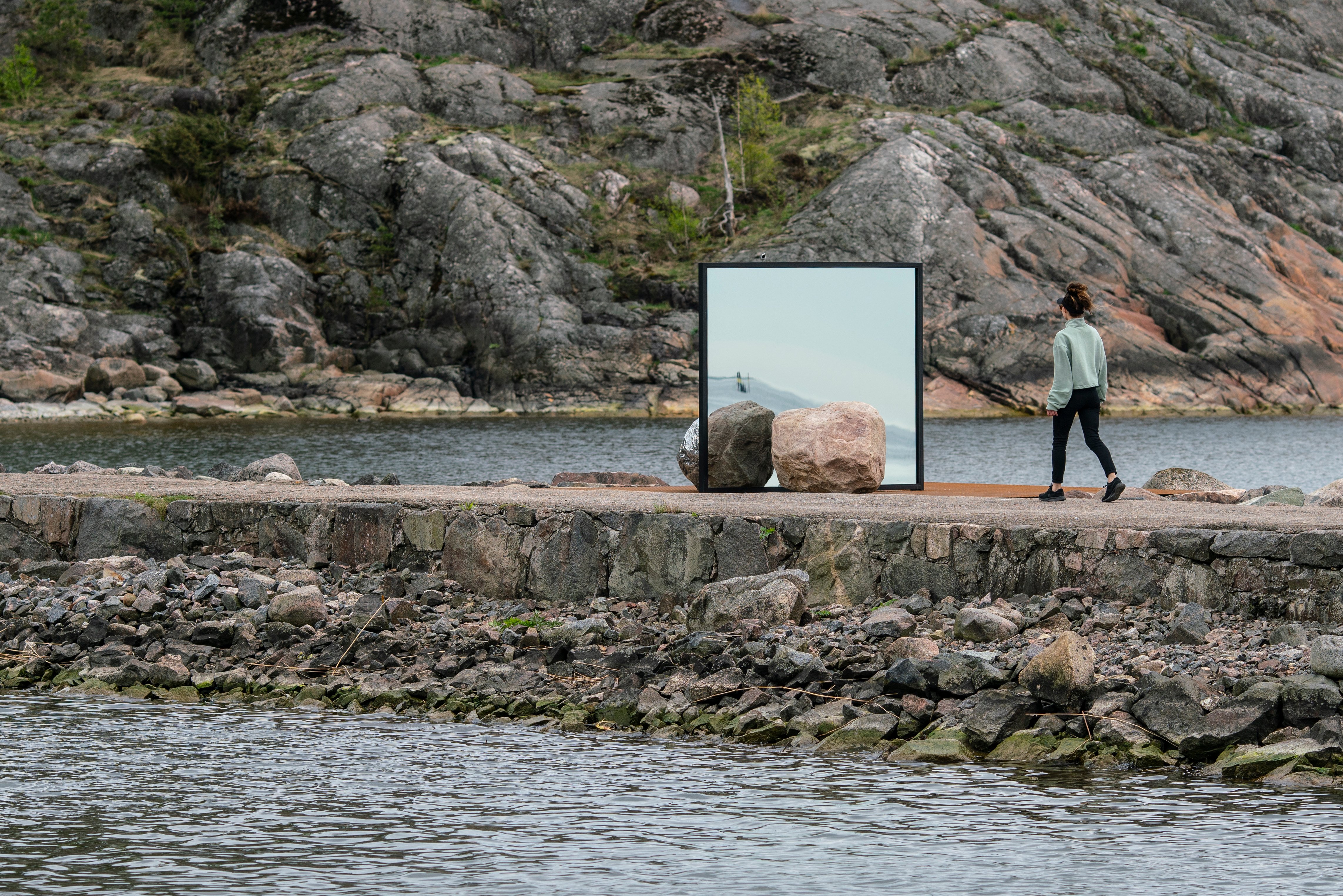 Alicja Kwade, Big Be-Hide (2019). © Maija Toivanen HAM Helsinki Biennial 2021.