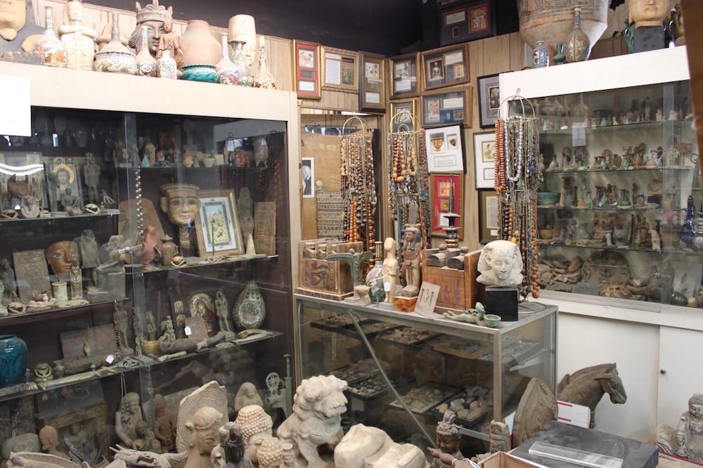 Inside the Sadigh Gallery. Image courtesy the Manhattan District Attorney's Office.