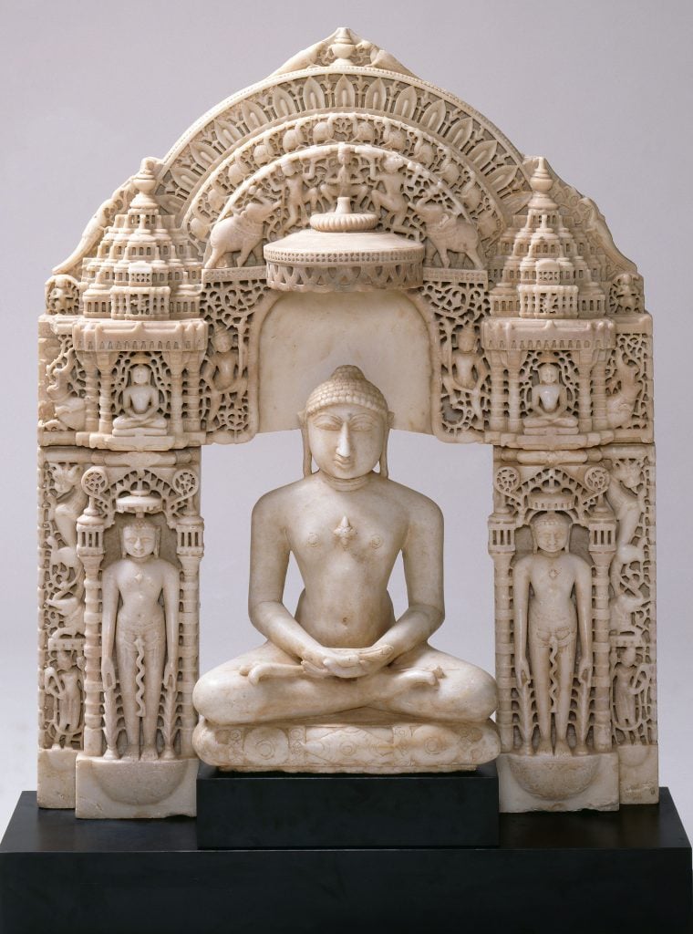 Arch for a Jain shrine (11th–12th century) and Seated Jina (1163). Courtesy of the National Gallery of Australia.