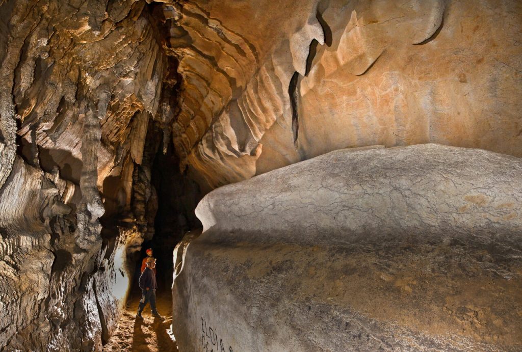 The Ledge of Horses cave paintings in Spain's Atxurra Cave. Photo by Xabi Gezuraga, courtesy Iñaki Intxaurbe.