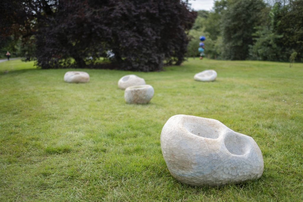 Solange Pessoa, Untitled, from Skull series (2016), presented by Mendes Wood DM. Frieze Sculpture 2021. Photo by Linda Nylind. Courtesy of Linda Nylind/Frieze.