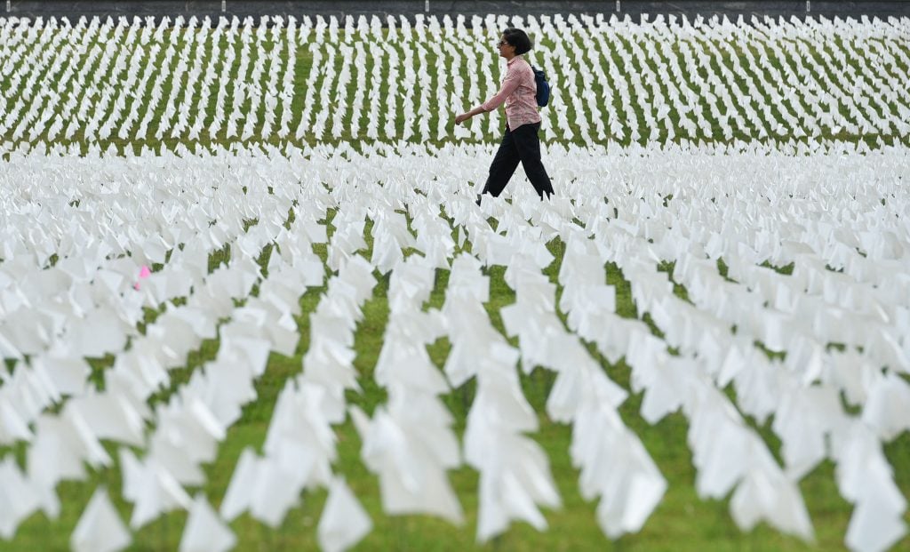 Suzanne Brennan Firstenberg, <em>In America: Remember</em> (2021), installation view on the National Mall in Washington, D.C. Photo by Mandel Ngan/AFP via Getty Images.