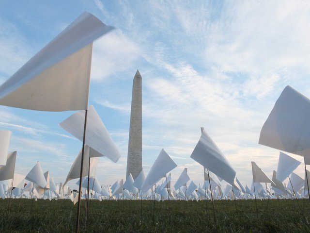 Suzanne Brennan Firstenberg, <em>In America: Remember</em> (2021), installation view on the National Mall in Washington, D.C. Photo by Bruce Guthrie, courtesy of the artist.