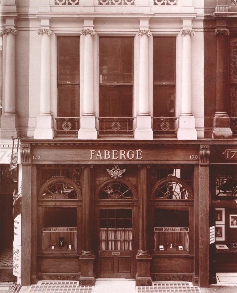 Fabergé's premises at 173 New Bond Street in 1911. Image Courtesy of The Fersman Mineralogical Museum, Moscow and Wartski, London