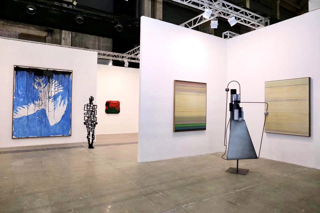 Installation view of White Cube's booth at West Bund Art & Design, Shanghai, 2021. Courtesy of the gallery. 