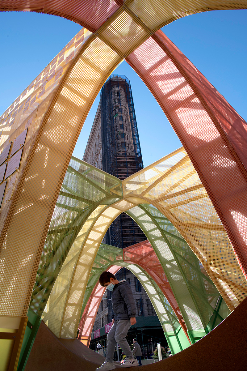 "Interwoven" by Atelier Cho Thompson. Photo by Martin Seck, Flatiron/23rd Street Partnership.