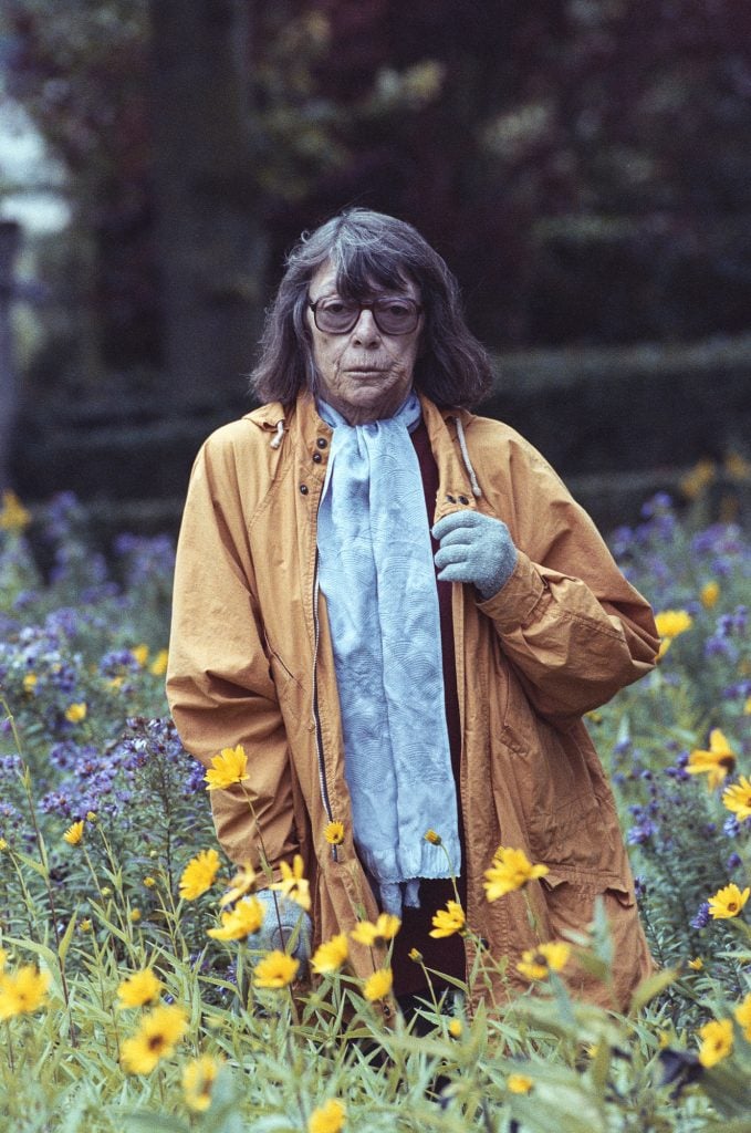 Joan Mitchell in France, 1991. Photograph by © David Turnley/Corbis.