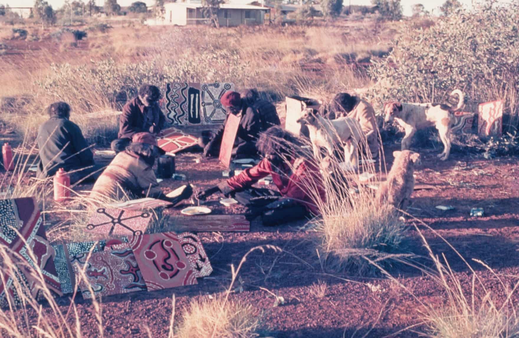 Local mission cook Warwick Nieass took this photo when he taught painting workshops in Balgo in 1982. Photo courtesy of the South Australian Museum, Adelaide.