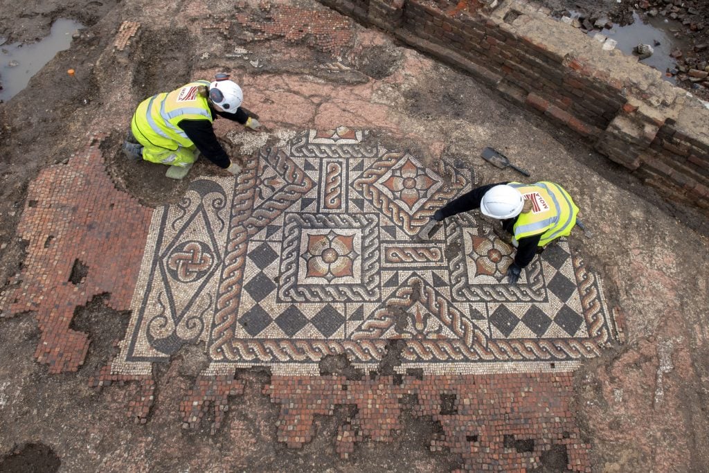 Archaeologists from MOLA at the Liberty of Southwark site. Photo: Andy Chopping and the Museum of London Archaeology.