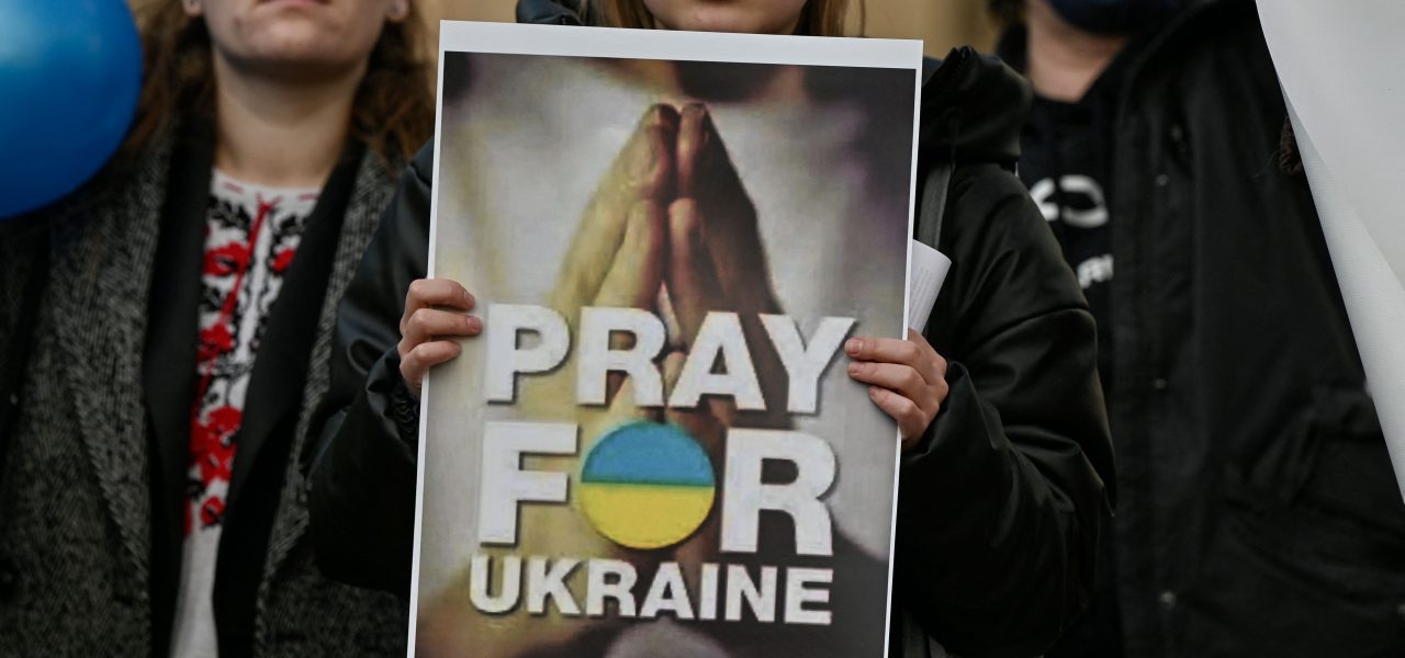 A protest against Russian aggression in Ukraine. Photo by Louisa Gouliamaki/AFP via Getty Images.