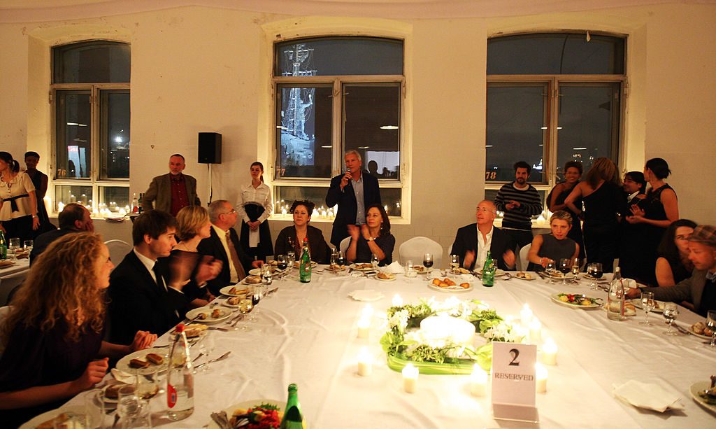 Larry Gagosian speaks at a private dinner a Gagosian opening at the Chocolate Factory on September 17, 2008 in Moscow. (Photo by Chris Jackson/Getty Images for Gagosian Gallery)