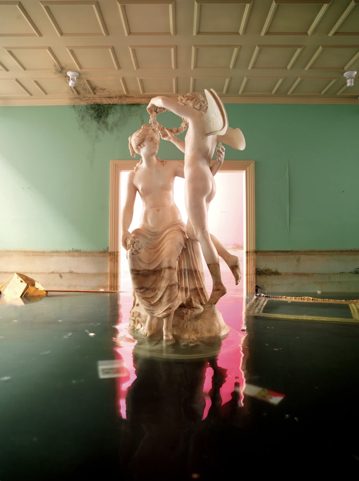 David Lachapelle, Statue (2008). Courtesy of Robilant+Voena.