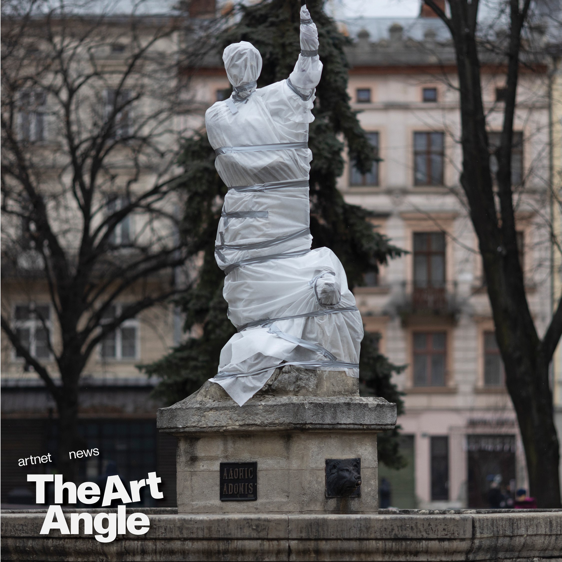 Statues are wrapped up around Lviv Town Hall in Lviv, Ukraine. (Photo by Dan Kitwood/Getty Images)