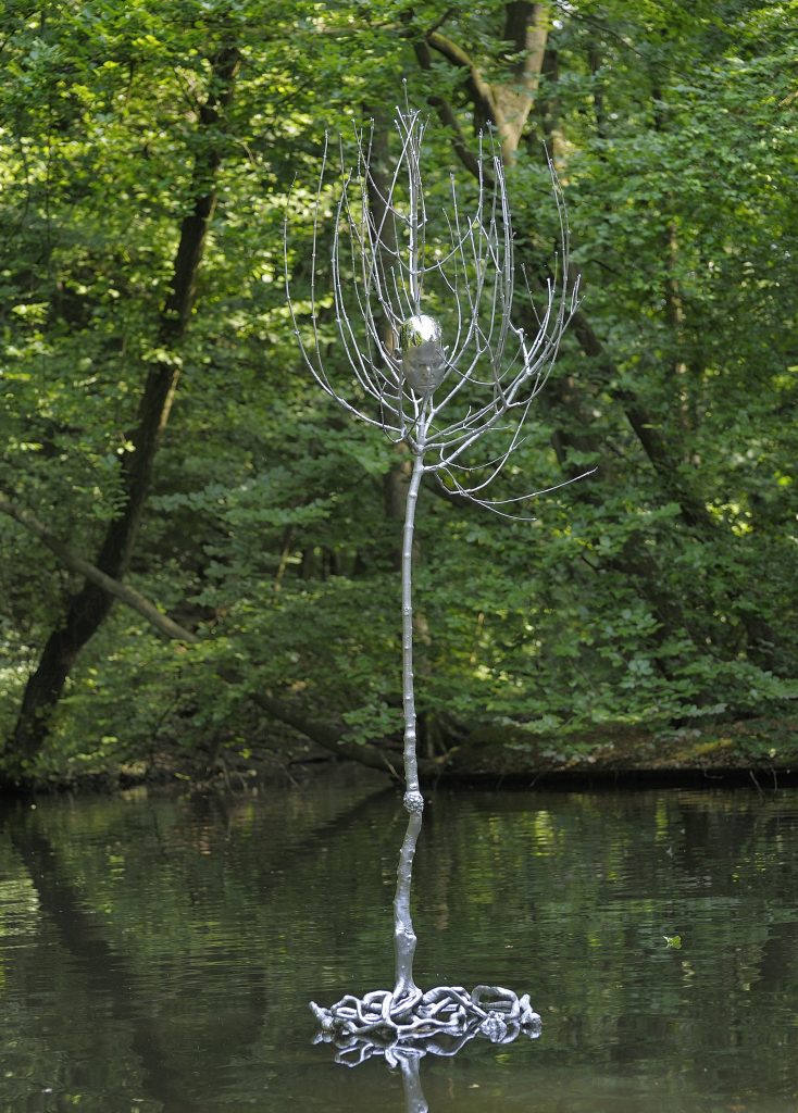 <em>Head in Tree</em> (2006–08), which Pondick dreamed up when recovering from two intensive spinal surgeries. "I was fantasizing about my head leaving my body and floating into trees and into the clouds," she said. "And it gave me the most blissful, warm feeling." Photo: Galerie Thaddaeus Ropac, London/Paris/Salzburg/Seoul. © Rona Pondick.