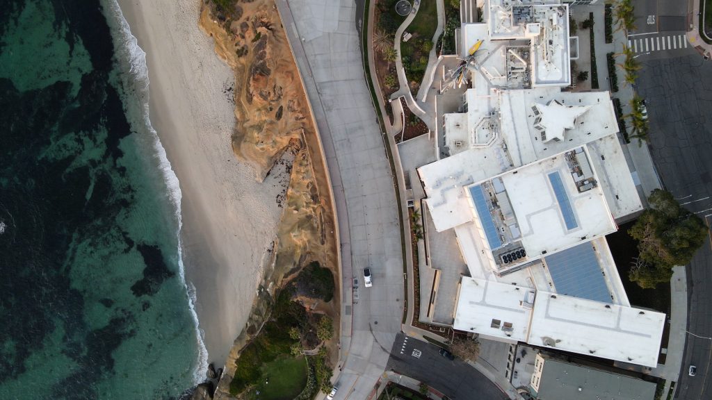 Aerial view of MCASD’s new La Jolla flagship by Selldorf Architects. Courtesy of the Museum of Contemporary Art San Diego. Photo Credit: Breadtruck Films.