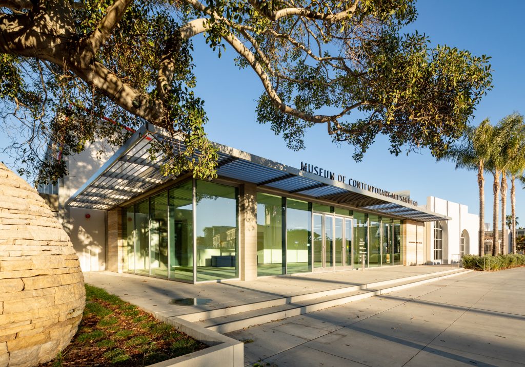 The entrance at MCASD’s new La Jolla flagship by Selldorf Architects. Courtesy of Selldorf Architects. Photo Credit: Nicholas Venezia. Artwork: Andy Goldsworthy, Three Cairns, 2002, Limestone, 96 x 78 in. (243.8 x 198.1 cm).