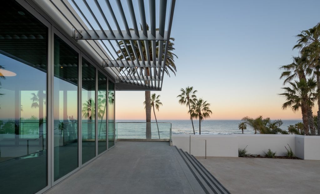 The Sahm Seaview Room and Bartell Terrace with views of the Pacific Ocean at MCASD’s new La Jollaflagship by Selldorf Architects. Courtesy of Selldorf Architects. Photo Credit: Nicholas Venezia.