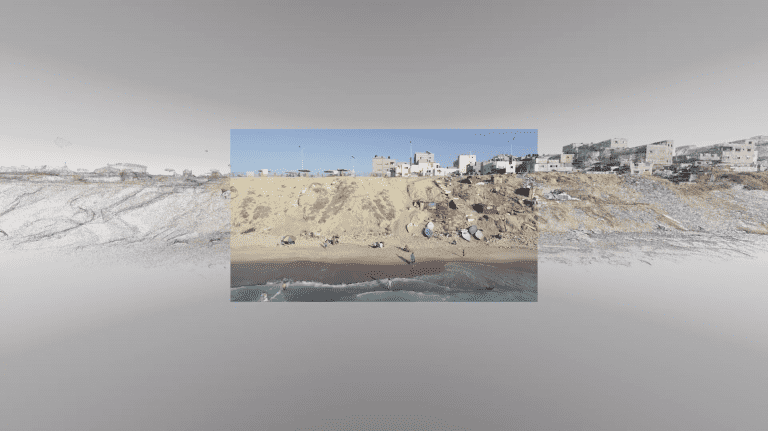 Forensische Architektur, <em>Archéologie vivante à Gaza</em>.  Les images de drone sont utilisées pour créer un nuage de points.  Avec l’aimable autorisation de Forensic Architecture, avec des images de drones d’Ain Media Gaza, 2018.” width=”768″ height=”431″ srcset=”https://news.artnet.com/app/news-upload/2022/04/ Gaza -Arch_Image-9-768×431.png 768w, https://news.artnet.com/app/news-upload/2022/04/Gaza-Arch_Image-9-768×431-300×168.png 300w, https://news.artnet .com/app/news-upload/2022/04/Gaza-Arch_Image-9-768×431-50×28.png 50w” tailles=”(max-width : 768px) 100vw, 768px”/></p>
<p class=