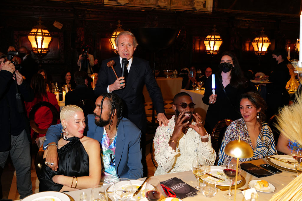 Kennedy Yanko, Samuel Kareem, Simon de Pury and Tinie Tempah attend the Charity Gala for Ukraine people and culture at Scuola Grande Di San Rocco on April 21, 2022 in Venice, Italy. Photo by Daniele Venturelli/Getty Images.