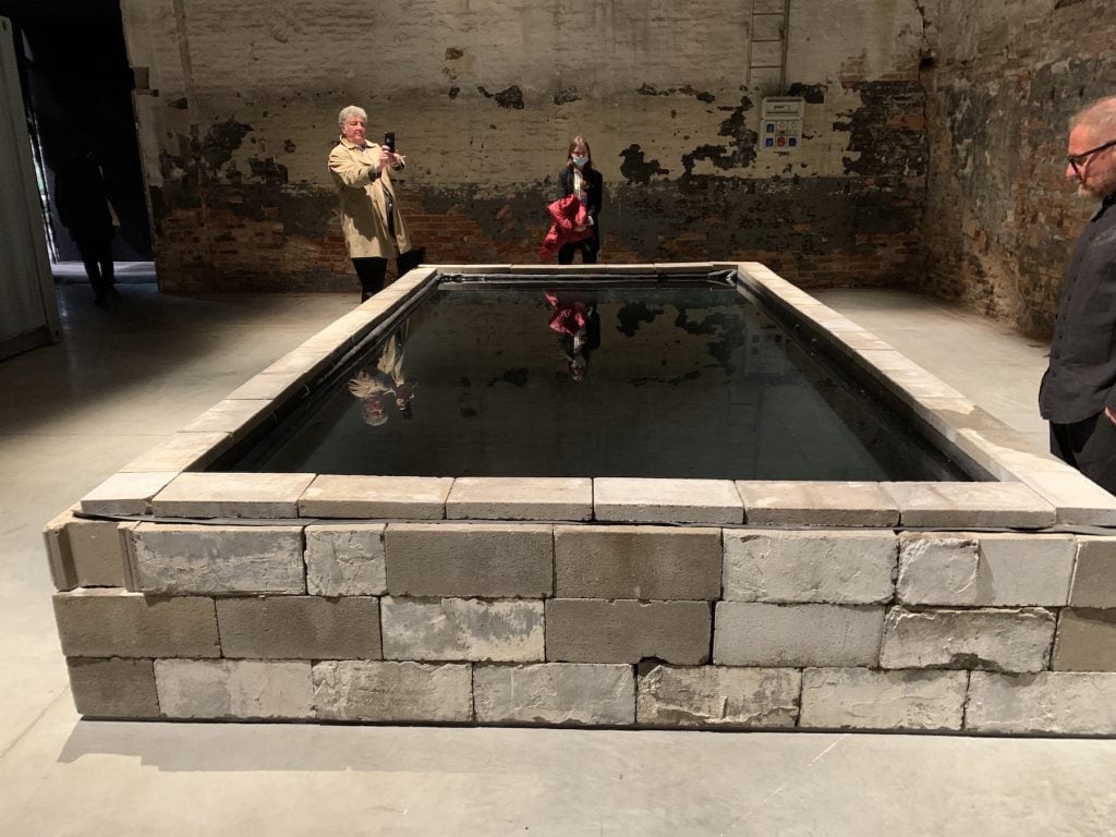 Robert Grosvenor, <em>Block of Water</em> (2019). Photo by Ben Davis.