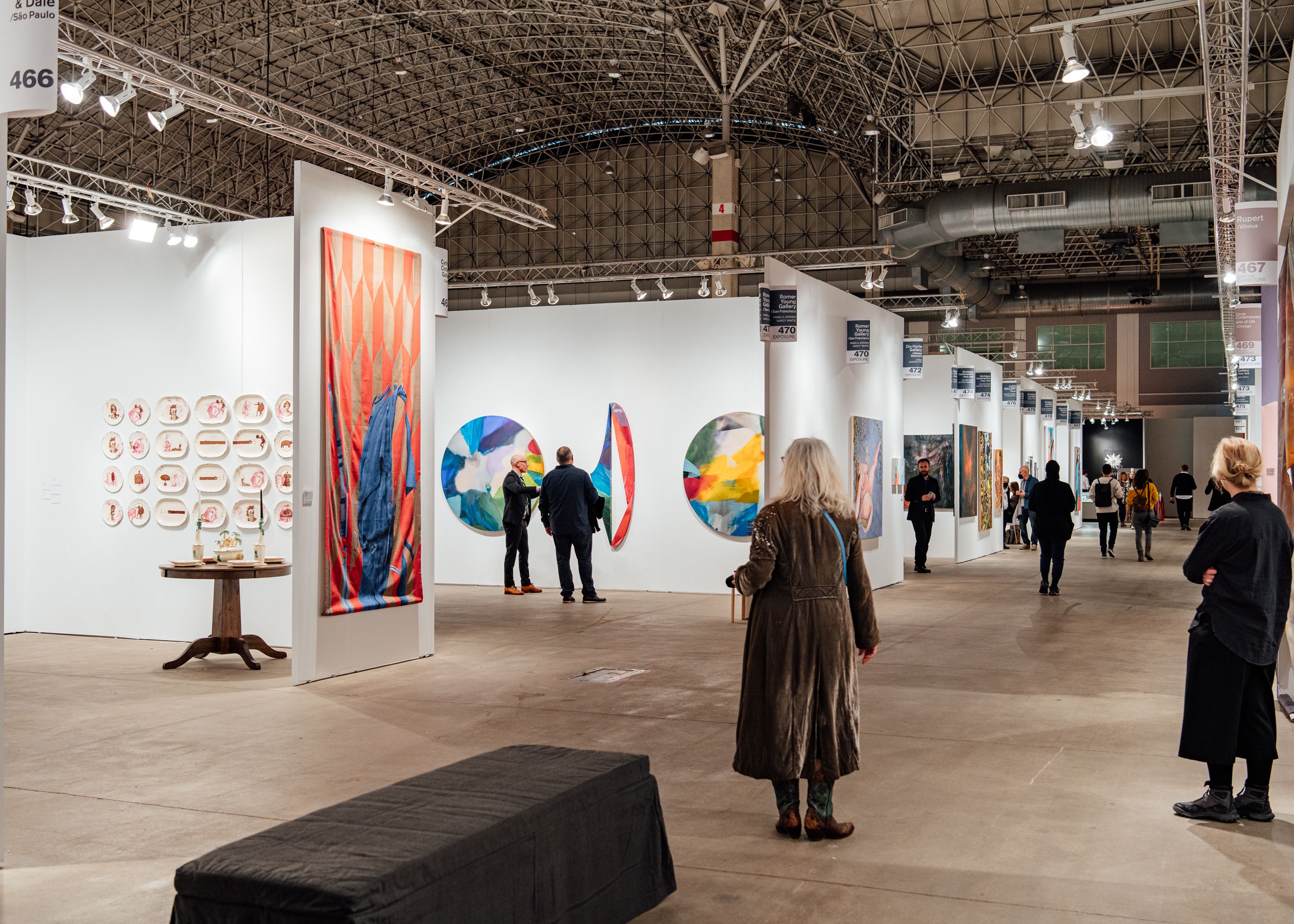 Expo Chicago Lights Up For The First Time In Years Drawing Dealers