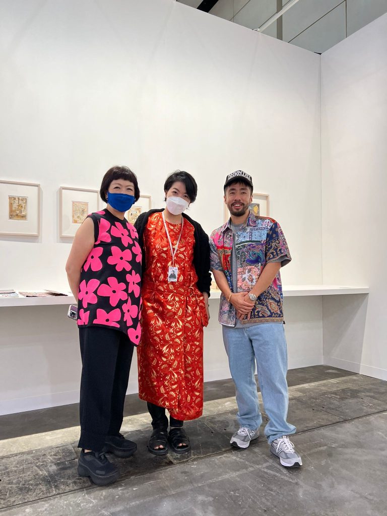 Pictured with Atsuko Ninagawa at center.