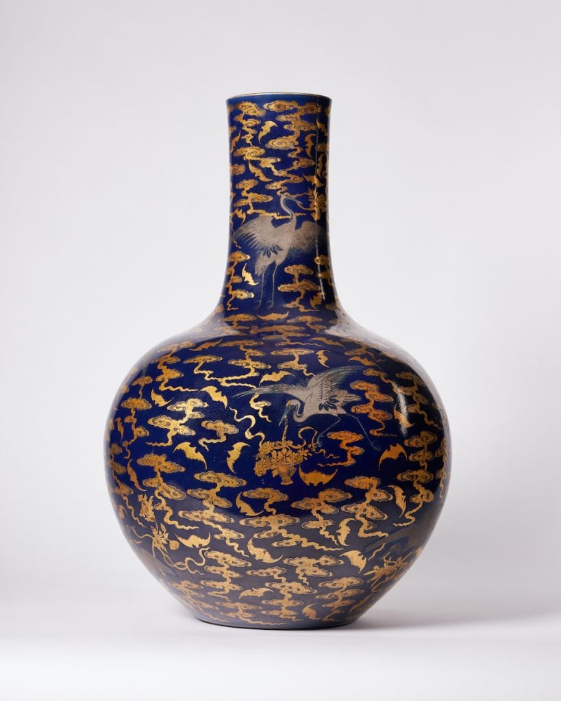 An 18th-century Chinese vase. Courtesy of Dreweatts.